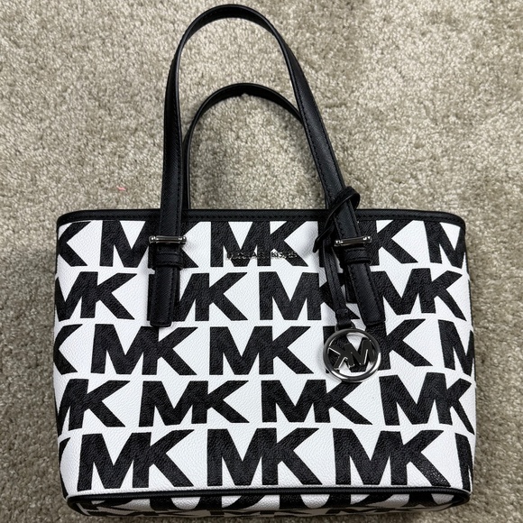 Michael Kors Jet Set Travel Tote Small - Black and White - Picture 8 of 16